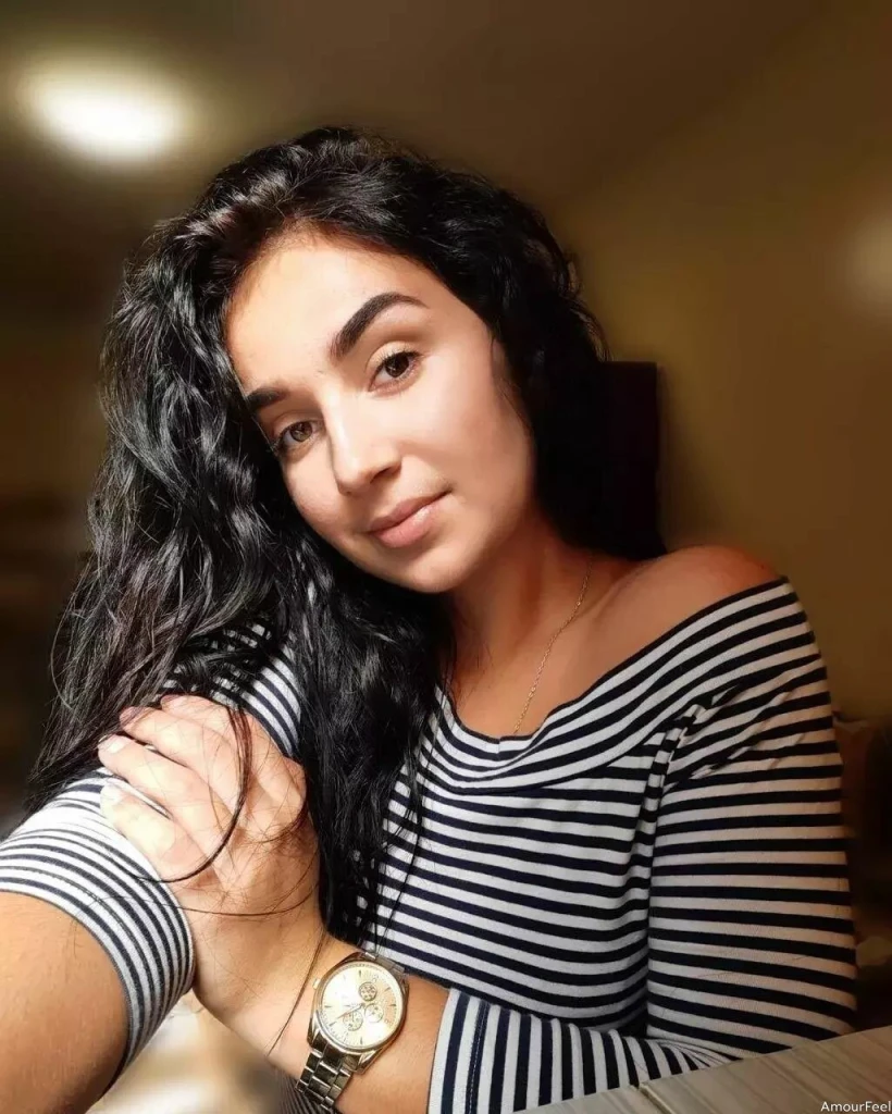 Yana Profile image 2