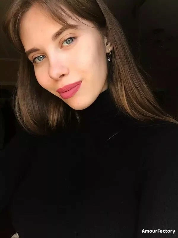 Oksana Profile image 3