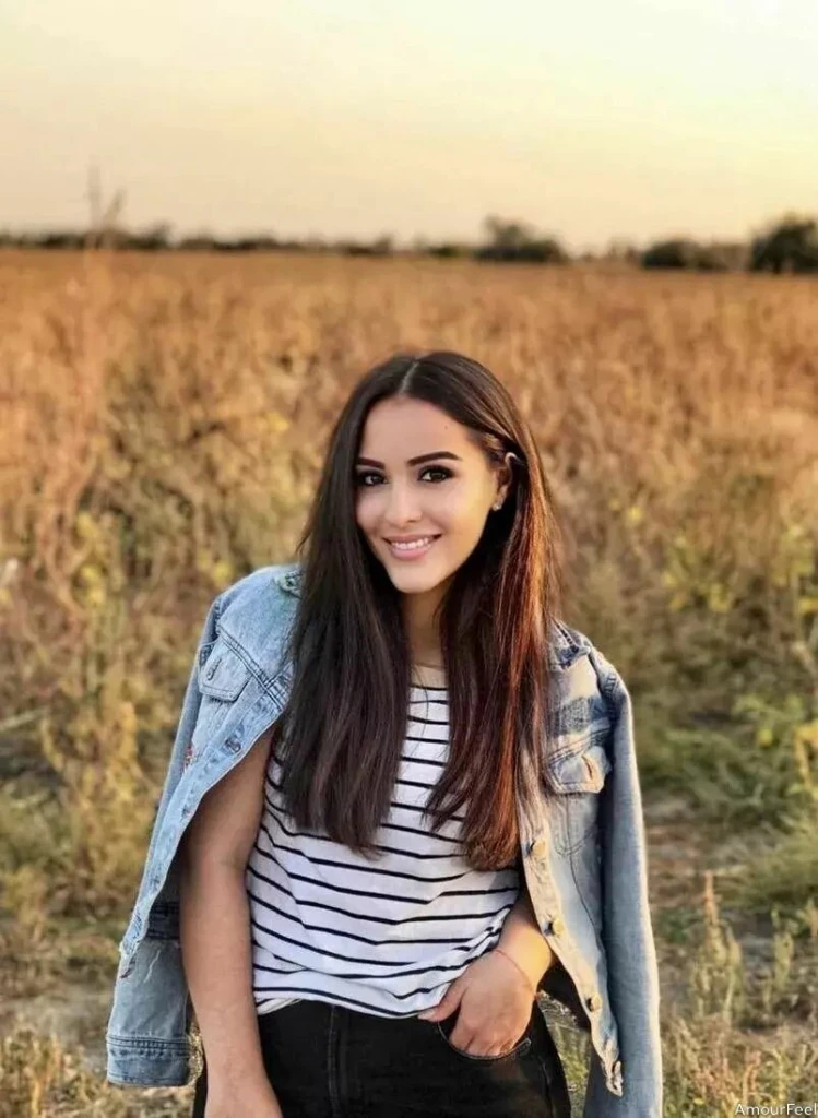 Lolita Profile image 1