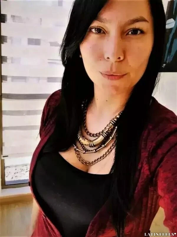 Paola Profile image 2