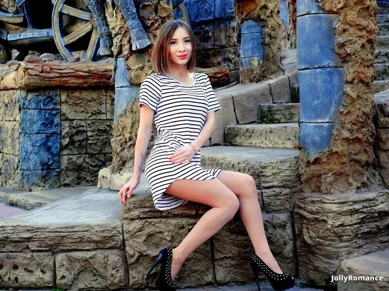 Elena Profile image 4