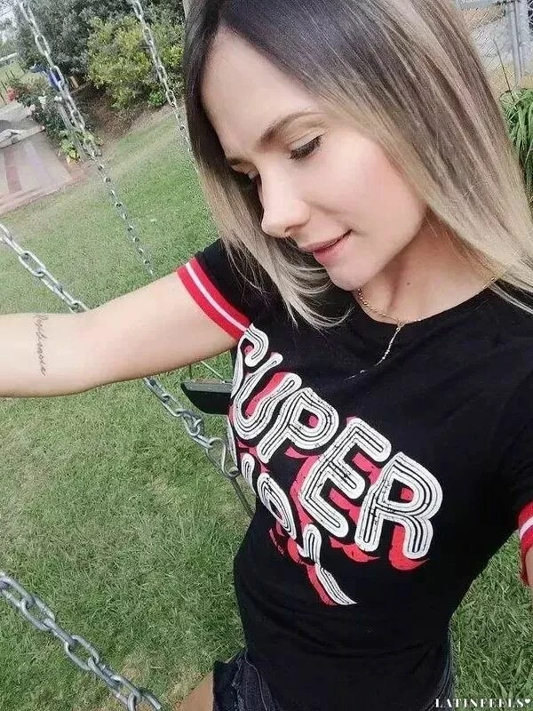 Laura Yurani Profile image 1