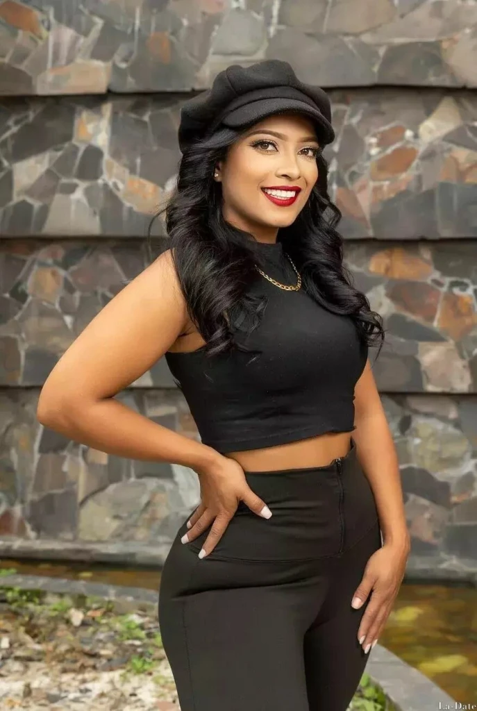 Mireya Profile image 1