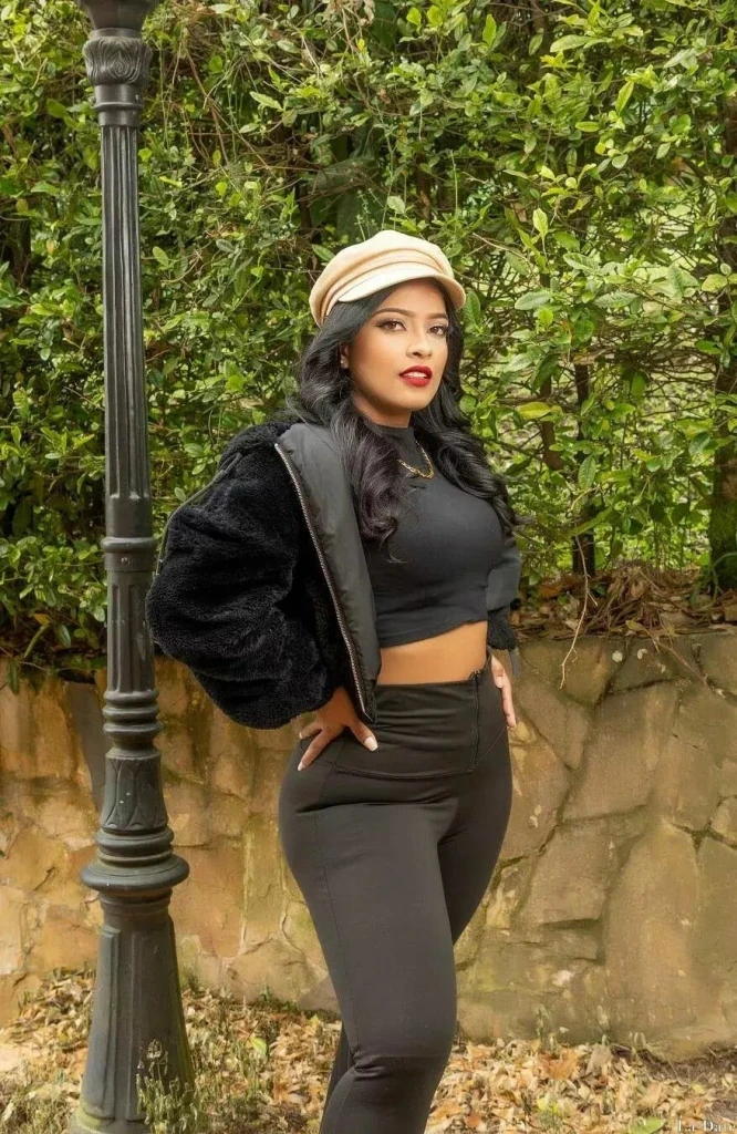 Mireya Profile image 2