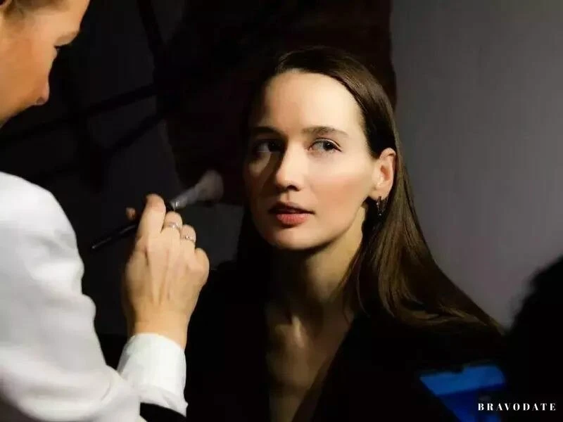 Elena Profile image 3